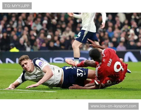 利物浦球星受伤离场，团队整体实力受损，利物浦队的球星